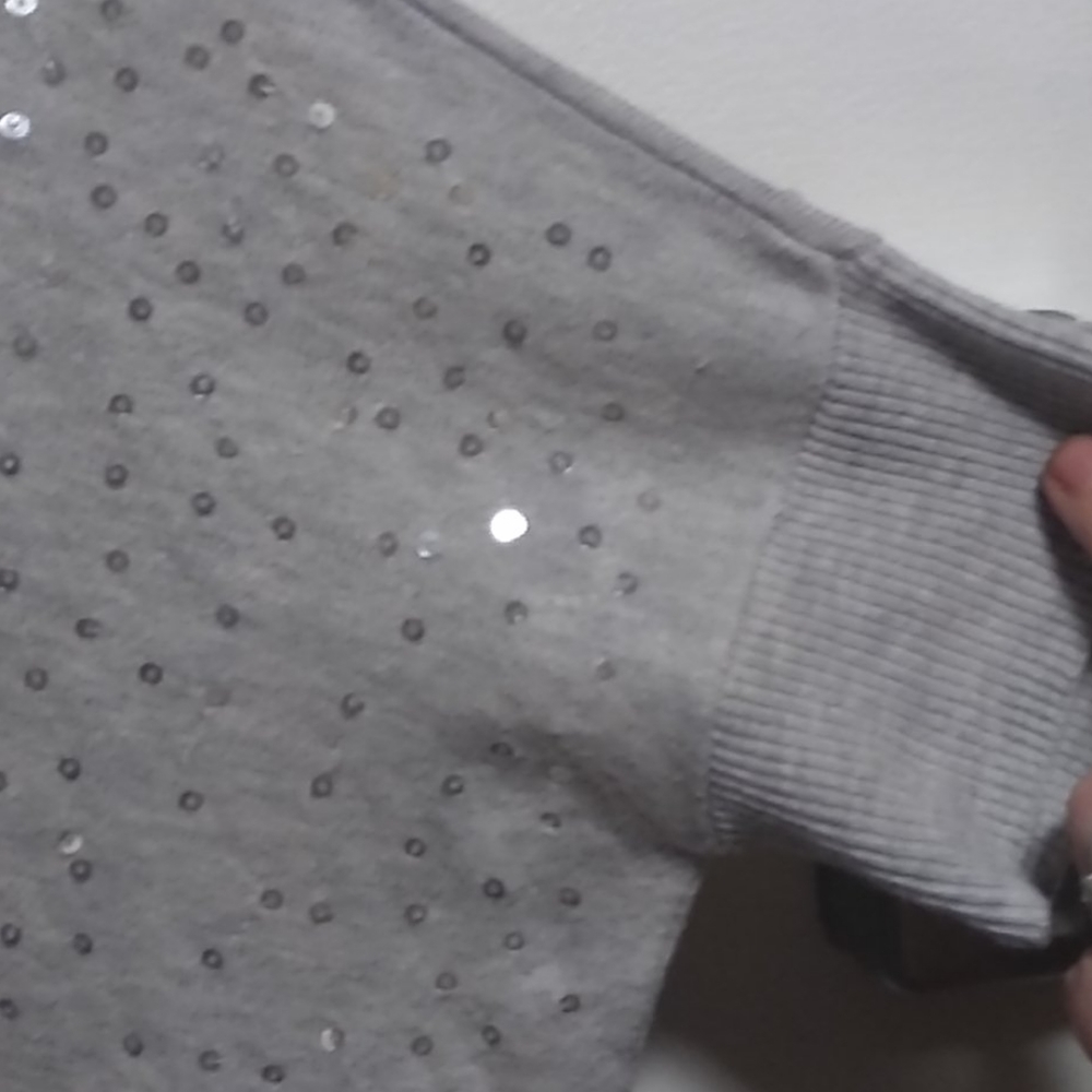 Sweater - Picture 7 of 8